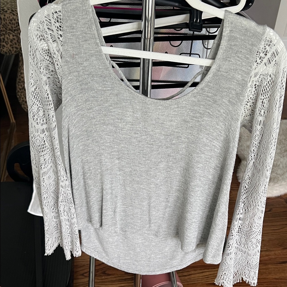 Holster Gray Lace Sleeve Women's Top